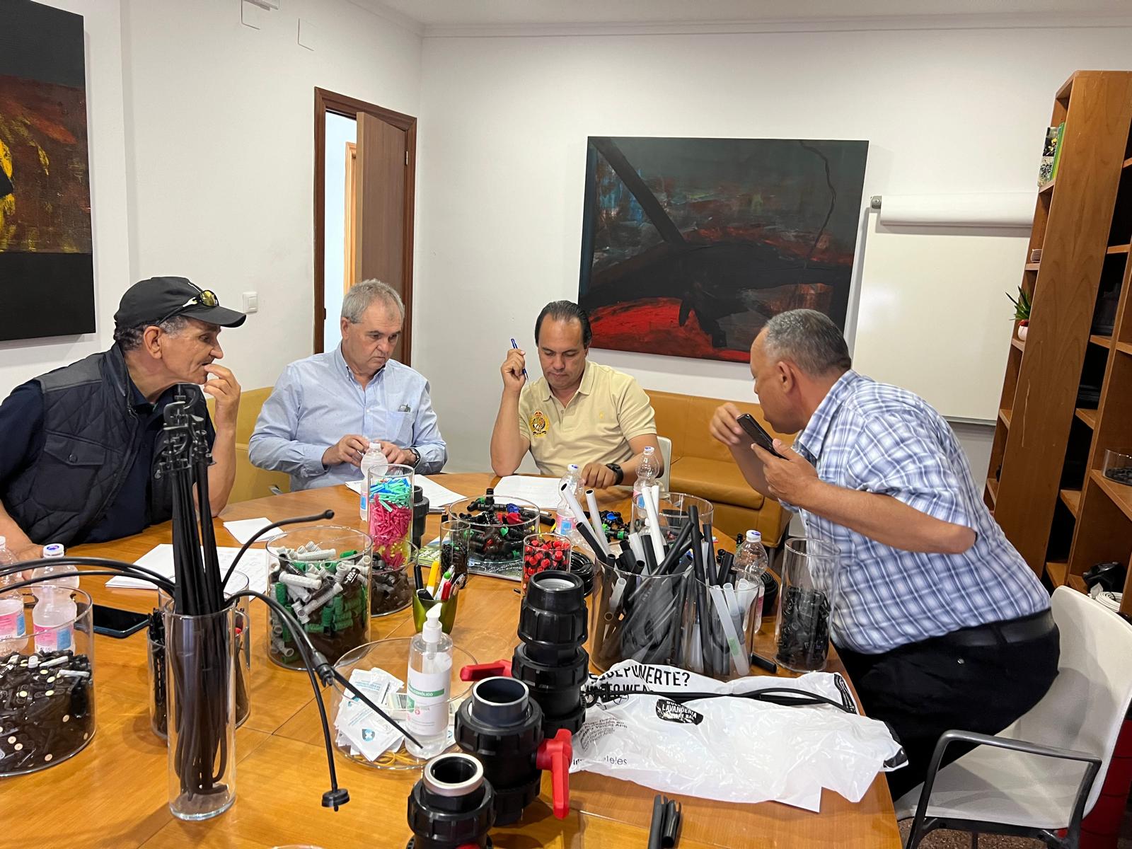 Réunion de travail pour projet d'irrigation